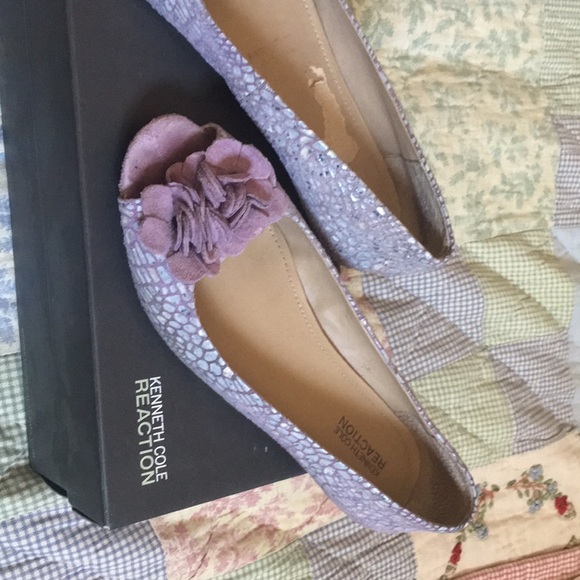 Shoe - Picture 1 of 4